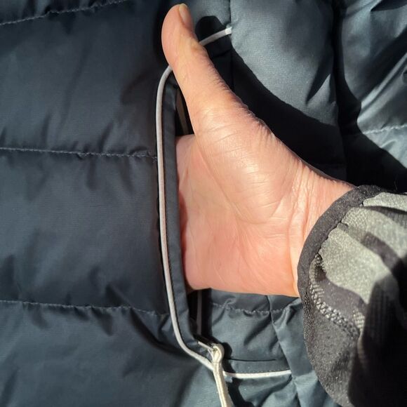 Lole Live Out Loud Every Day black hooded puffer jacket, NWOT, excellent shape,L - Picture 5 of 16